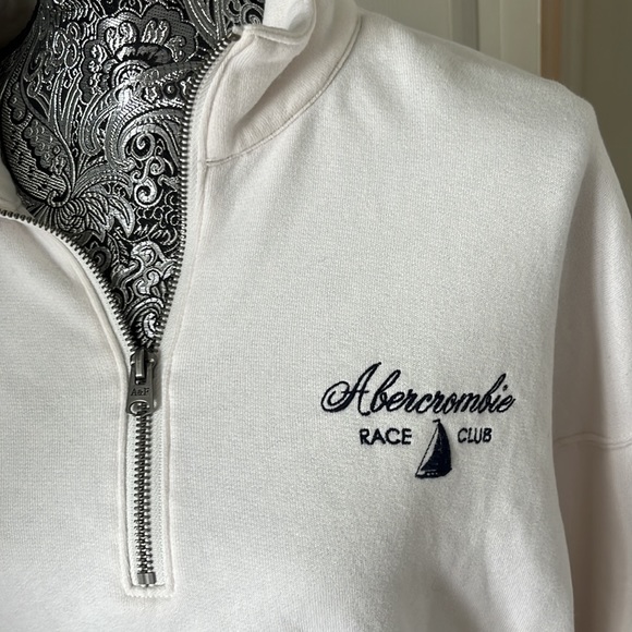 Abercrombie & Fitch sweatshirt - Picture 2 of 5